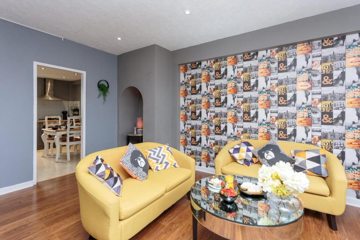 Gorgeous 3-Bed Flat, 15 Minutes To City Centre Edinburg Exteriör bild