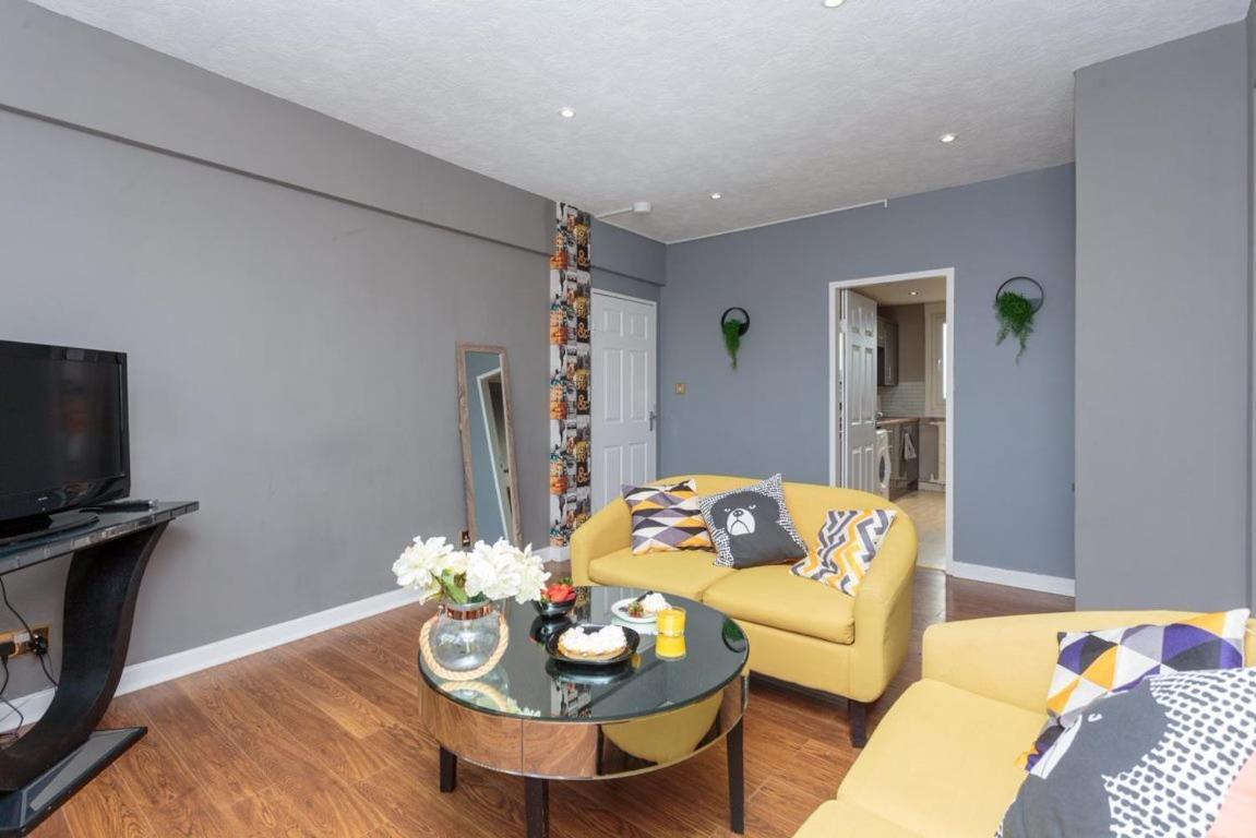 Gorgeous 3-Bed Flat, 15 Minutes To City Centre Edinburg Exteriör bild