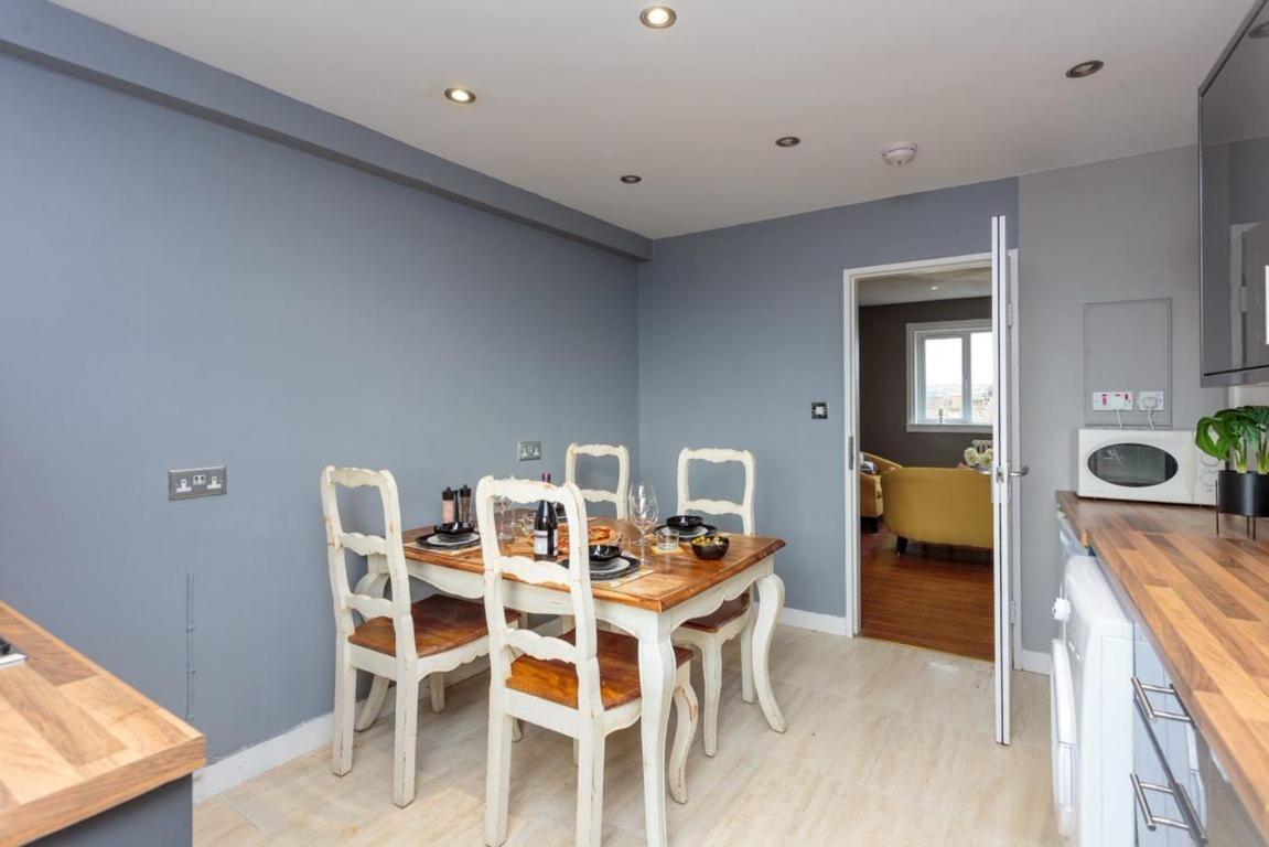 Gorgeous 3-Bed Flat, 15 Minutes To City Centre Edinburg Exteriör bild
