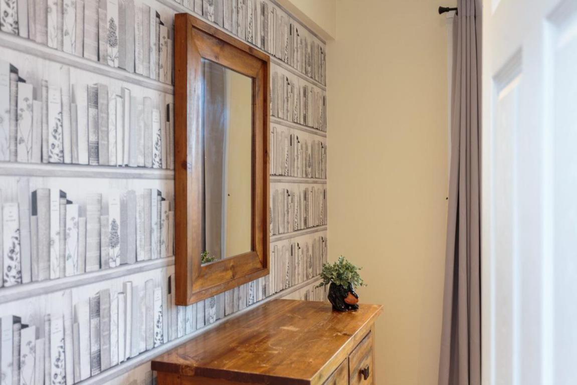 Gorgeous 3-Bed Flat, 15 Minutes To City Centre Edinburg Exteriör bild