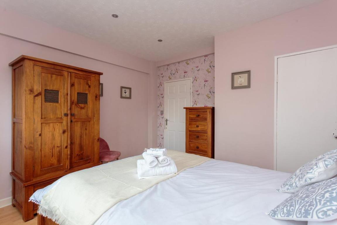 Gorgeous 3-Bed Flat, 15 Minutes To City Centre Edinburg Exteriör bild